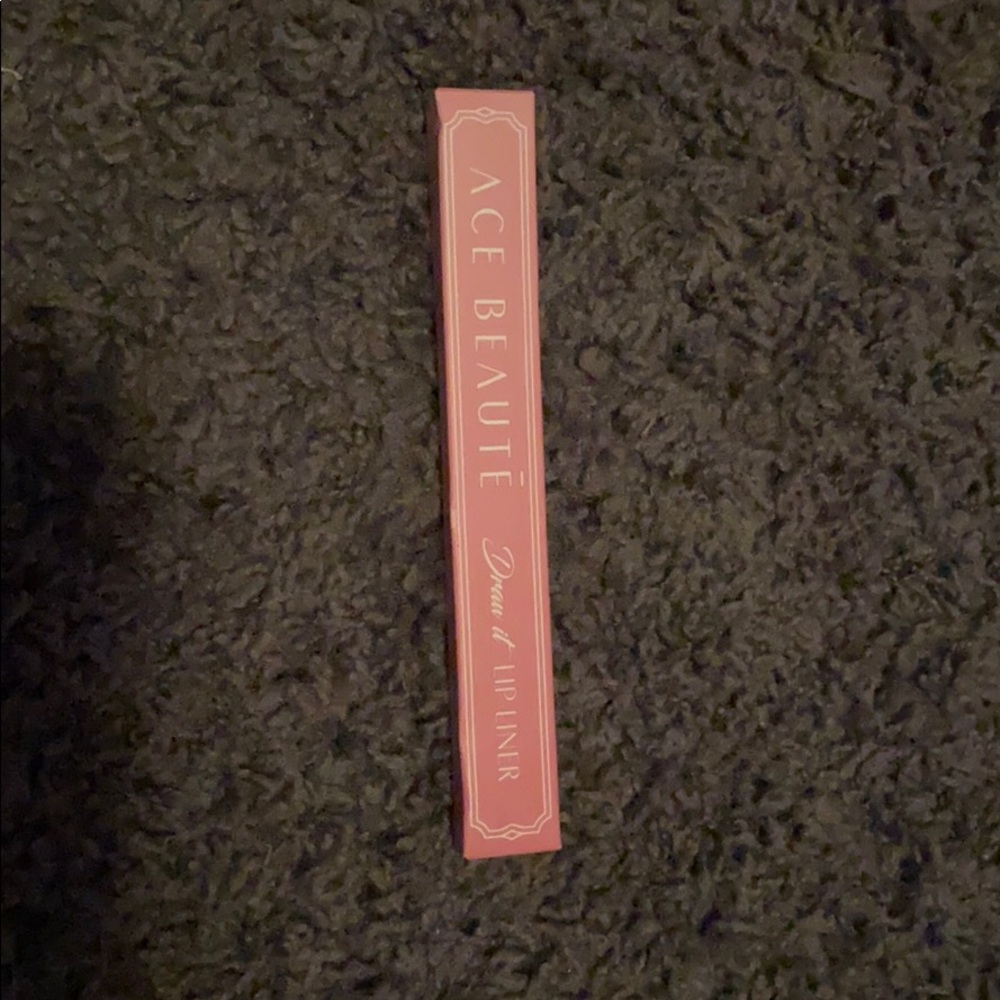 Lip liner